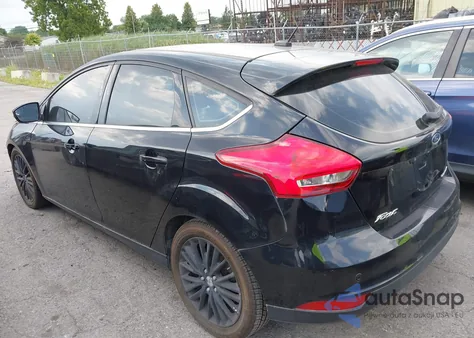 2017 Ford Focus Titanium z USA, uszkodzony, nr VIN 1FADP3N29HL313301
